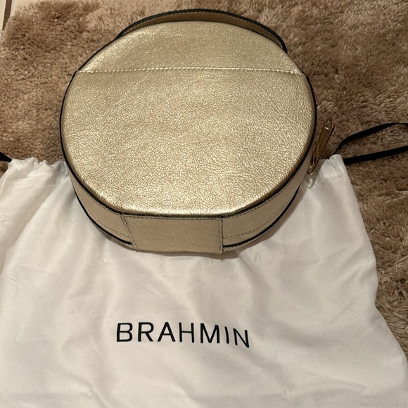 NWT BRAHMIN ROUND HANDBAG PURSE GOLD SMALL RARE CIRCLE CROSSBODY - Picture 3 of 14